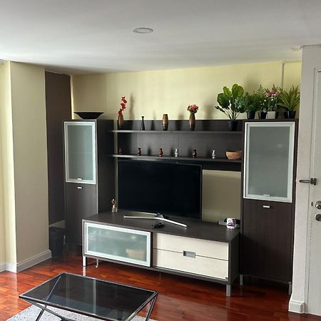 Delightful Condo In Central Location At Sukhumvit 49 กรุงเทพมหานคร ภายนอก รูปภาพ